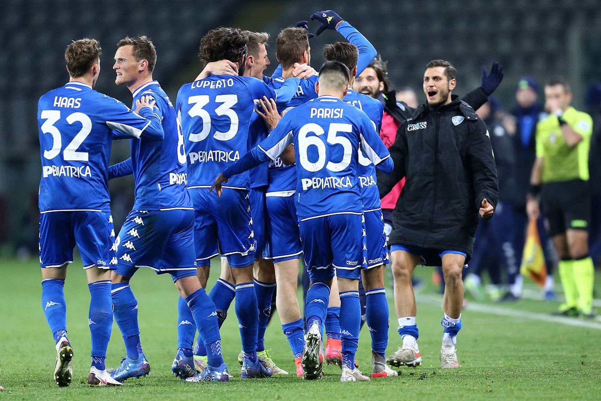 许多球队在 许多球队在